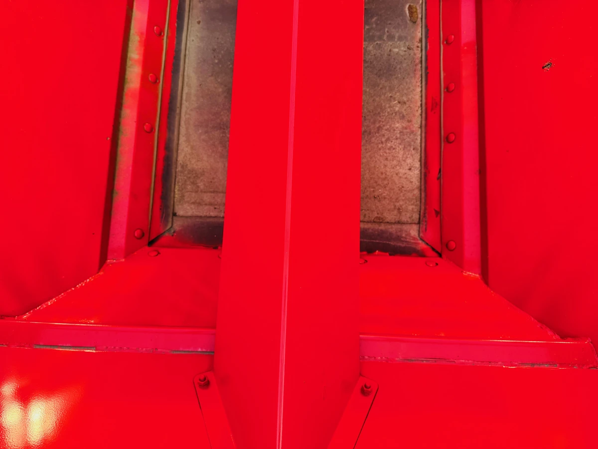 Podajnik taśmowy Rozsiewacz uniwersalny do nawozu i wapna Unia RCW 60 Plac firma Korbanek Rozsiewacz uniwersalny do nawozu i wapna Unia RCW 60 Plac firma Korbanek