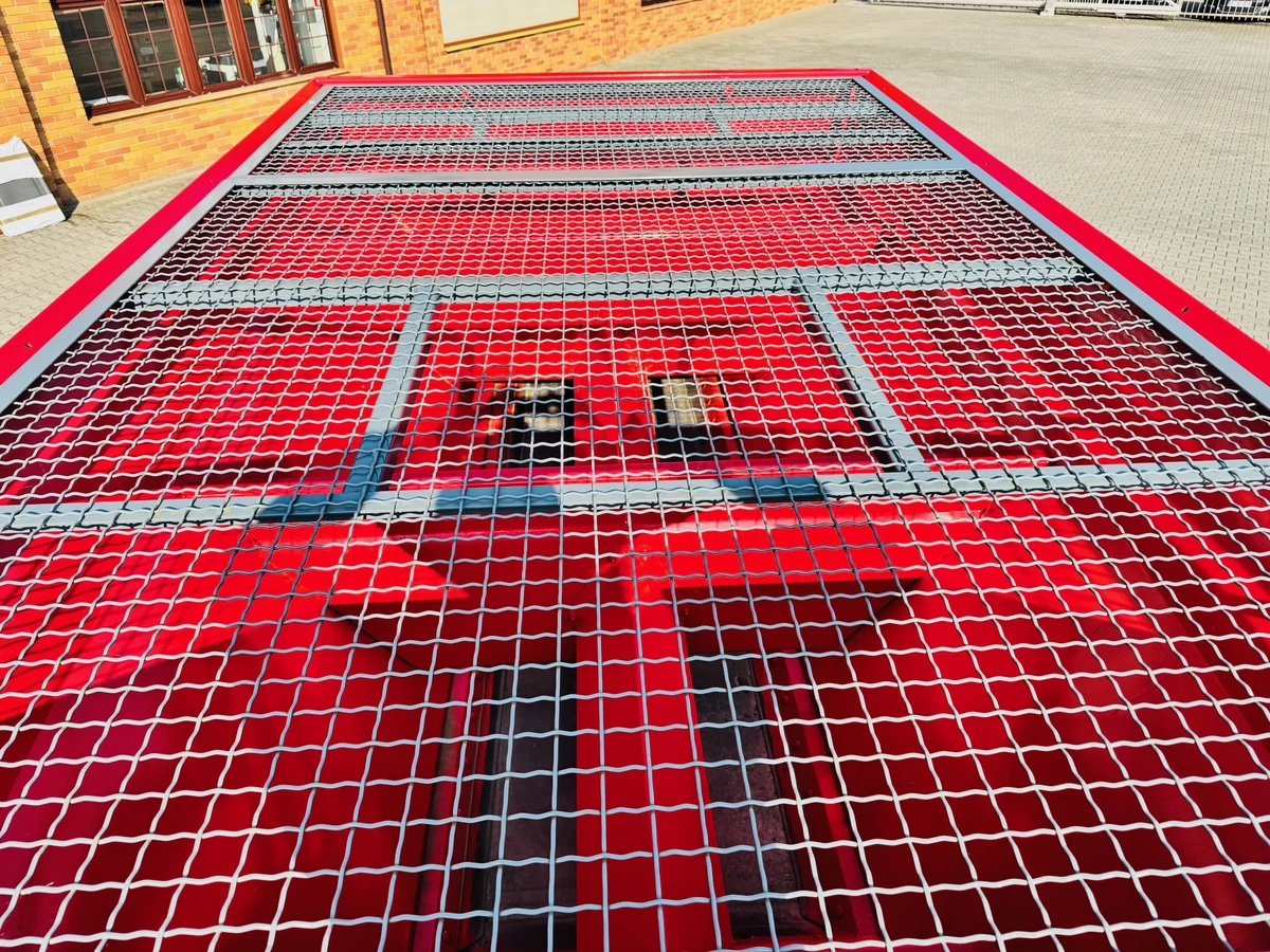 Sito zasypowe Rozsiewacz uniwersalny do nawozu i wapna Unia RCW 60 Plac firma Korbanek Rozsiewacz uniwersalny do nawozu i wapna Unia RCW 60 Plac firma Korbanek