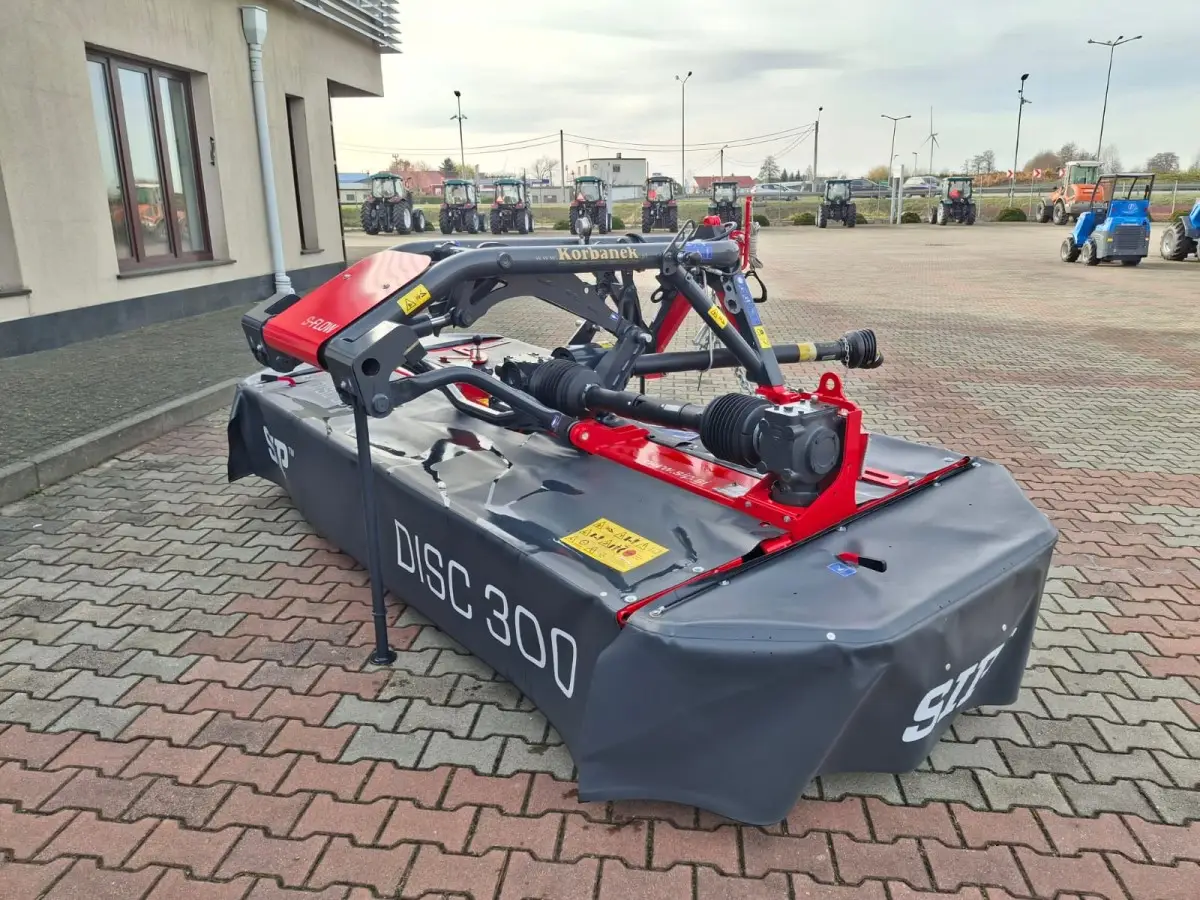 Składane osłony boczne kosiarki SIP SILVERCUT 300 F Składane osłony boczne kosiarki czołowej SIP SILVERCUT DISC 300 F