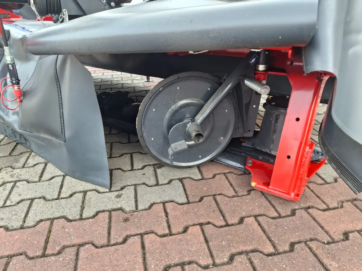 Zagarniacz kosiarki czołowej SIP Zagarniacz kosiarki czołowej SIP SILVERCUT DISC 300 F