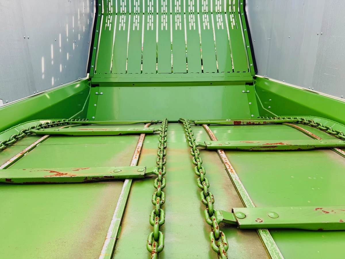 Niemiecka przyczepa samozbierajaca Bergmann Shuttle 470 K o dużej pojemności