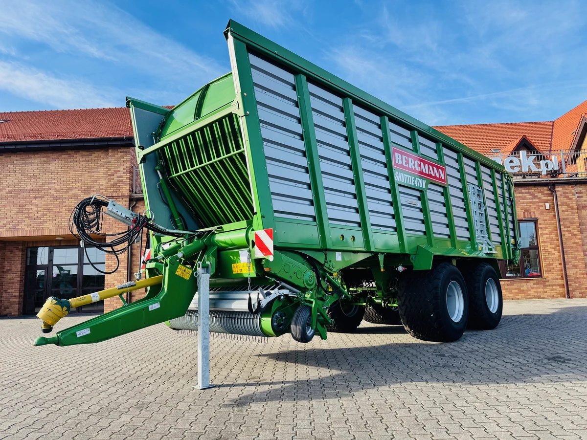Niemiecka przyczepa samozbierajaca Bergmann Shuttle 470 K o dużej pojemności