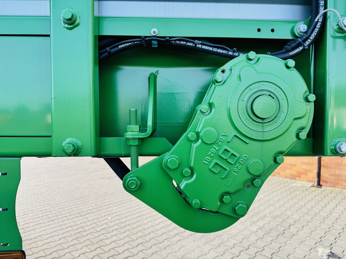 Niemiecka przyczepa samozbierajaca Bergmann Shuttle 470 K o dużej pojemności