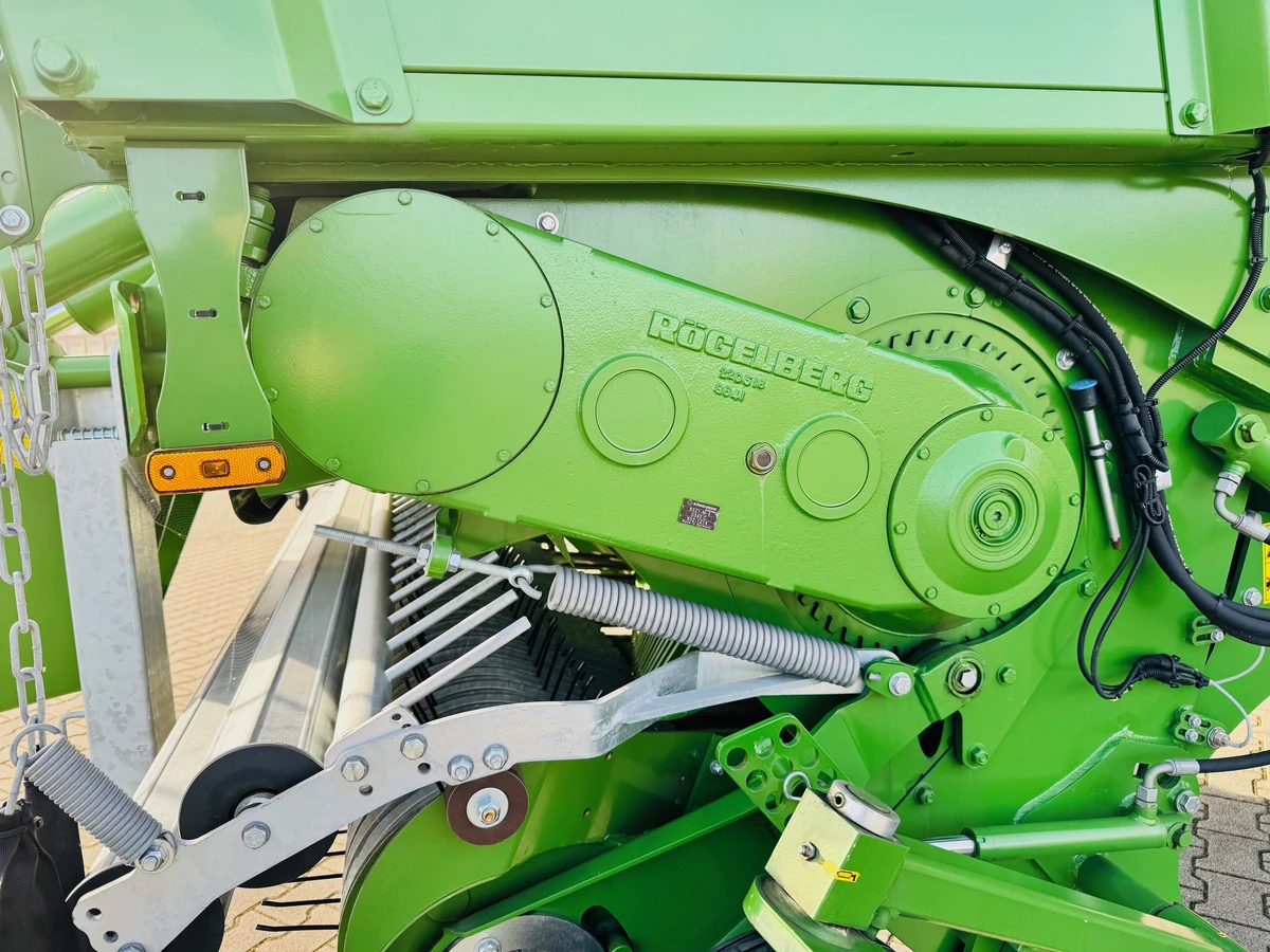 Niemiecka przyczepa samozbierajaca Bergmann Shuttle 470 K o dużej pojemności