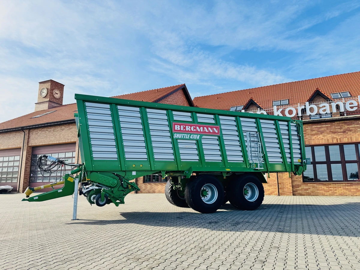 Niemiecka przyczepa samozbierajaca Bergmann Shuttle 470 K o dużej pojemności