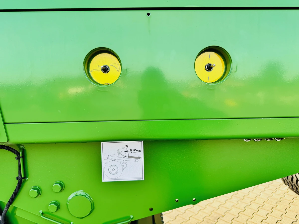 Niemiecka przyczepa samozbierajaca Bergmann Shuttle 470 K o dużej pojemności