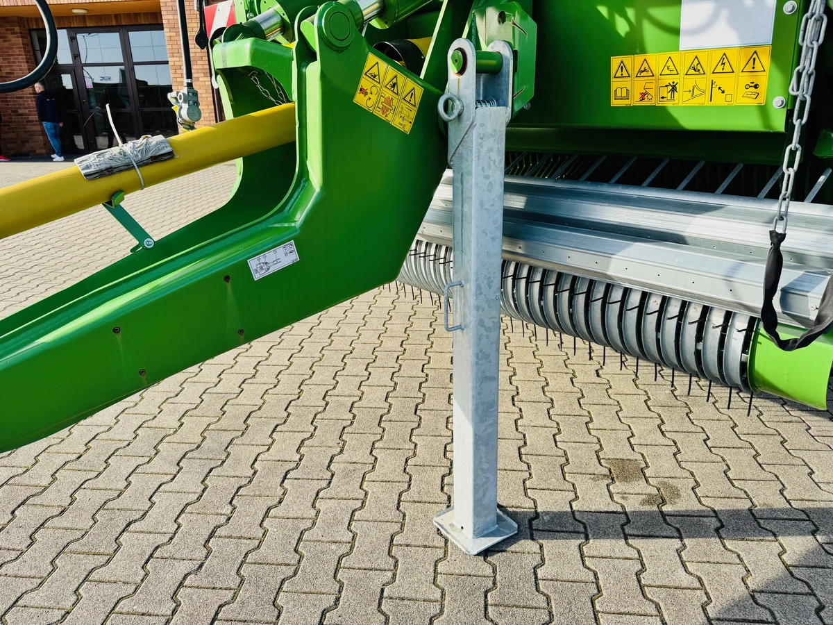 Niemiecka przyczepa samozbierajaca Bergmann Shuttle 470 K o dużej pojemności