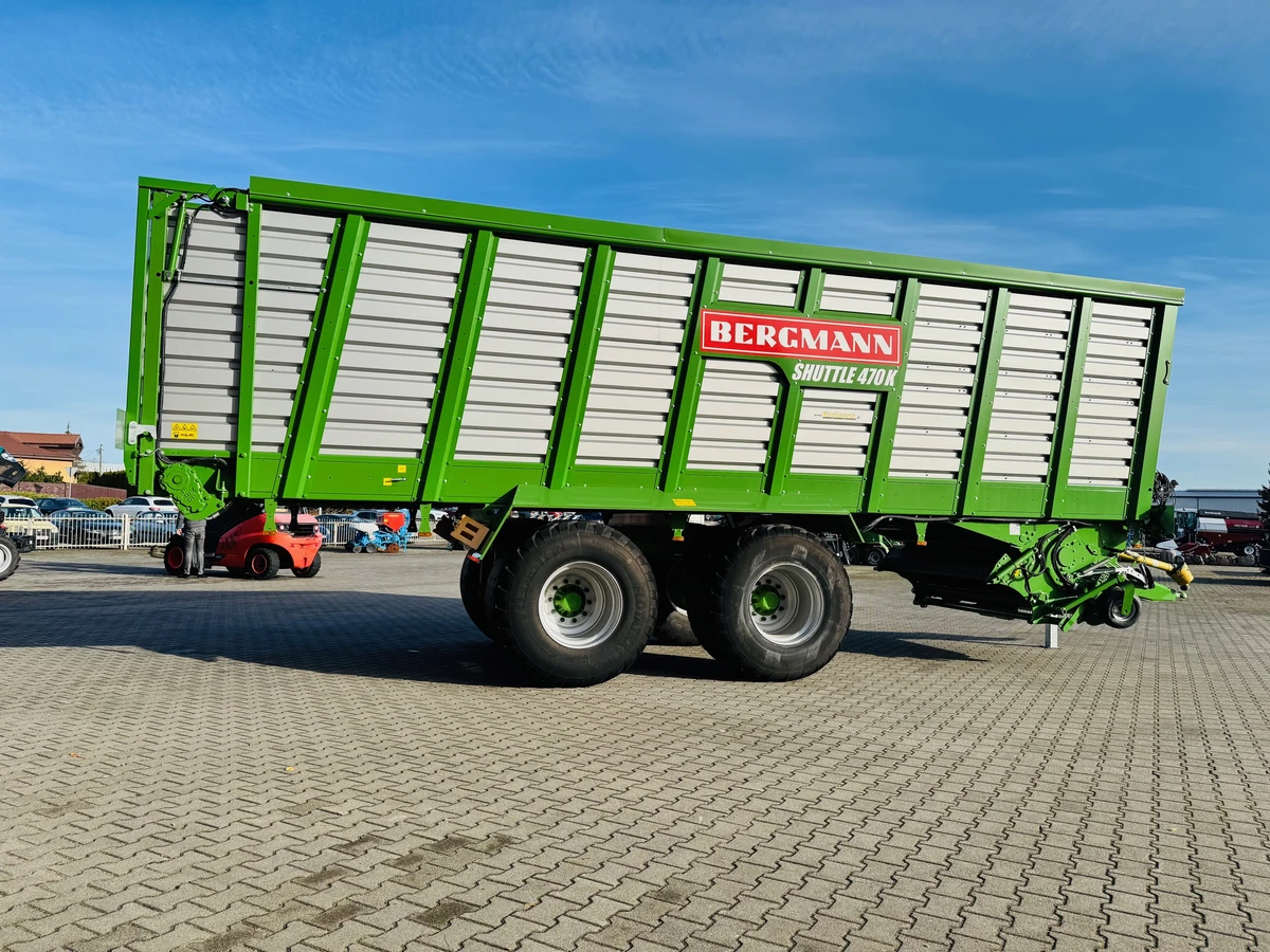 Niemiecka przyczepa samozbierajaca Bergmann Shuttle 470 K o dużej pojemności