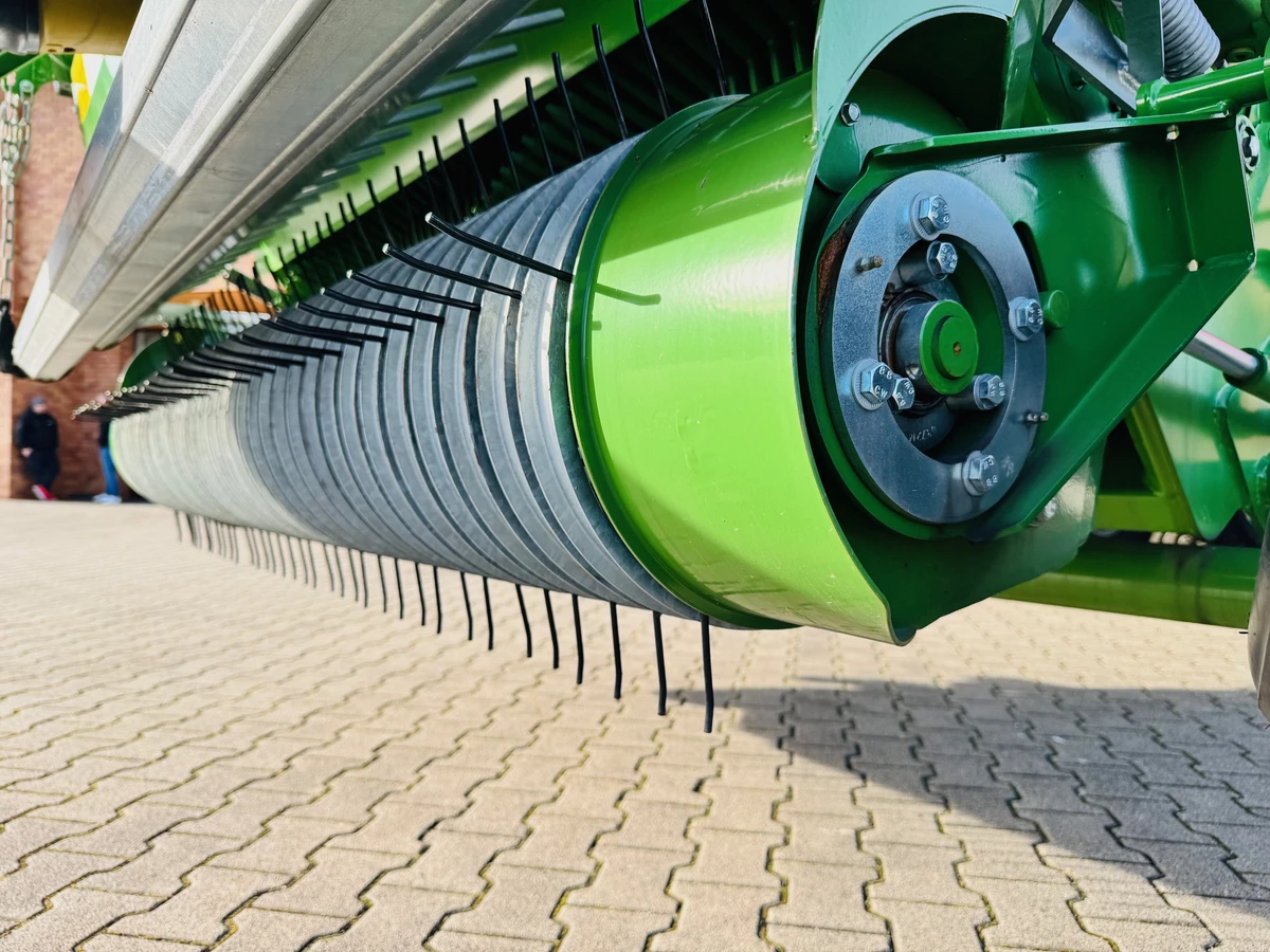 Niemiecka przyczepa samozbierajaca Bergmann Shuttle 470 K o dużej pojemności