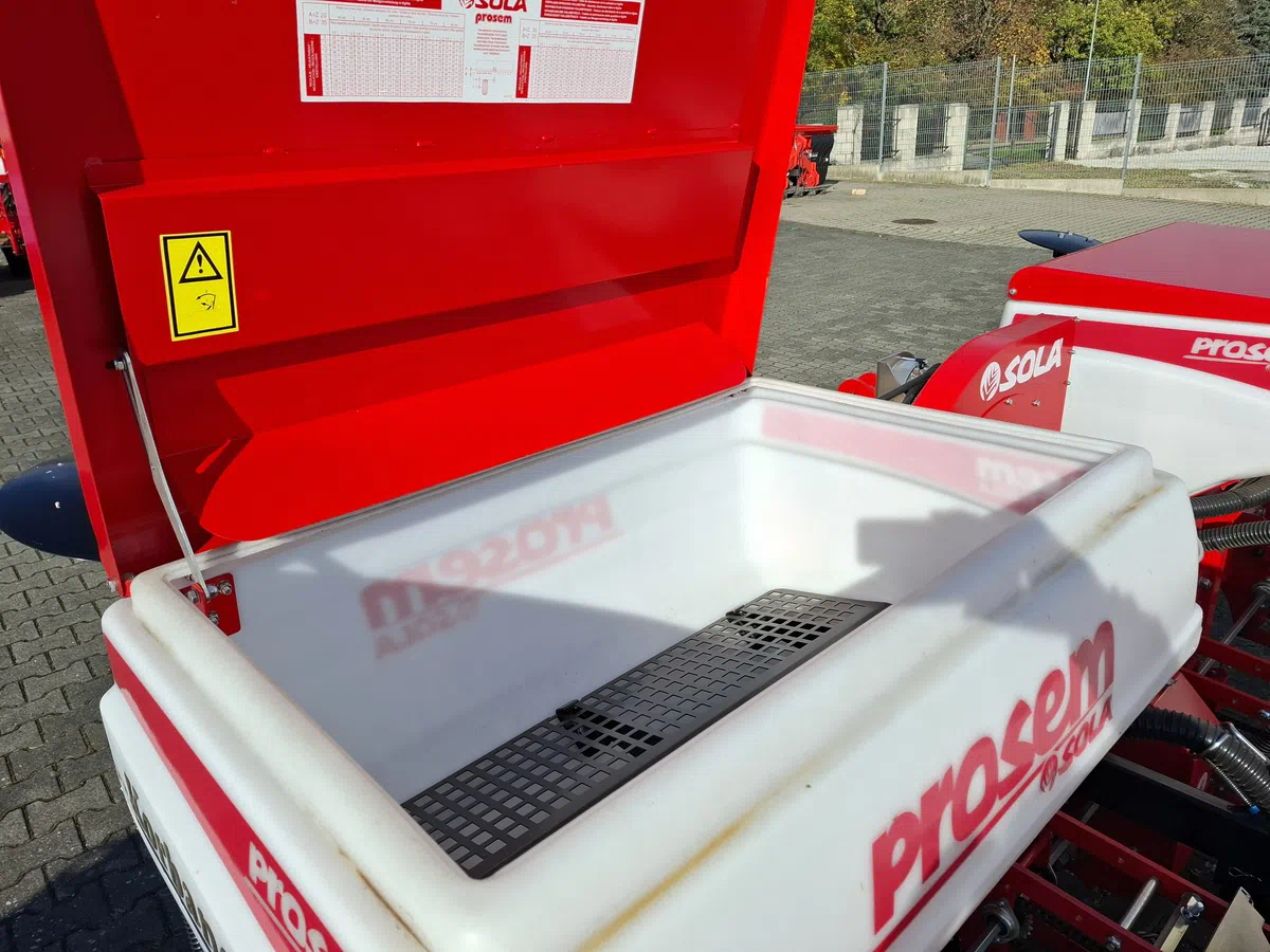 Zbiornik podsiewacza nawozów Zbiornik podsiewacza nawozów