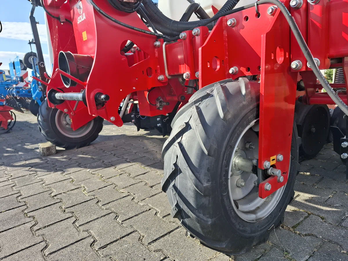 Koło siewnika, z szerokim ogumieniem Koło siewnika, z szerokim ogumieniem