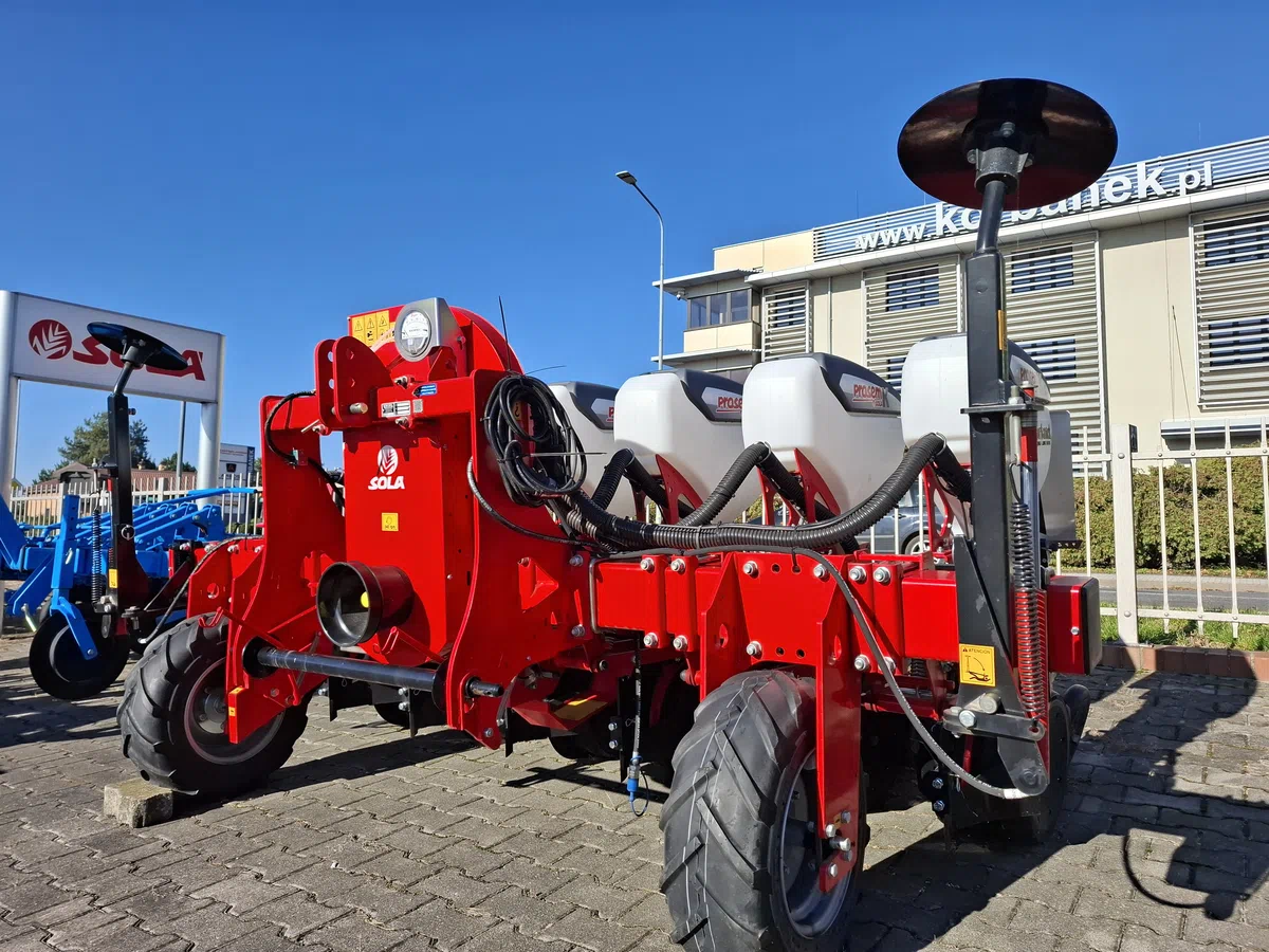 Znaczniki składane hydraulicznie, układ zaczepowy siewnika Znaczniki składane hydraulicznie, układ zaczepowy siewnika