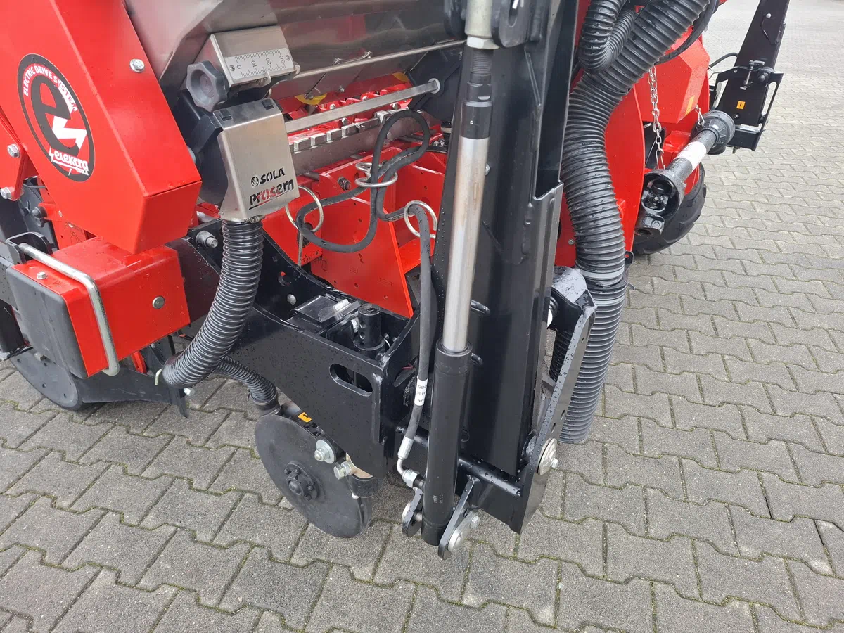 Hydrauliczny znacznik przejazdów