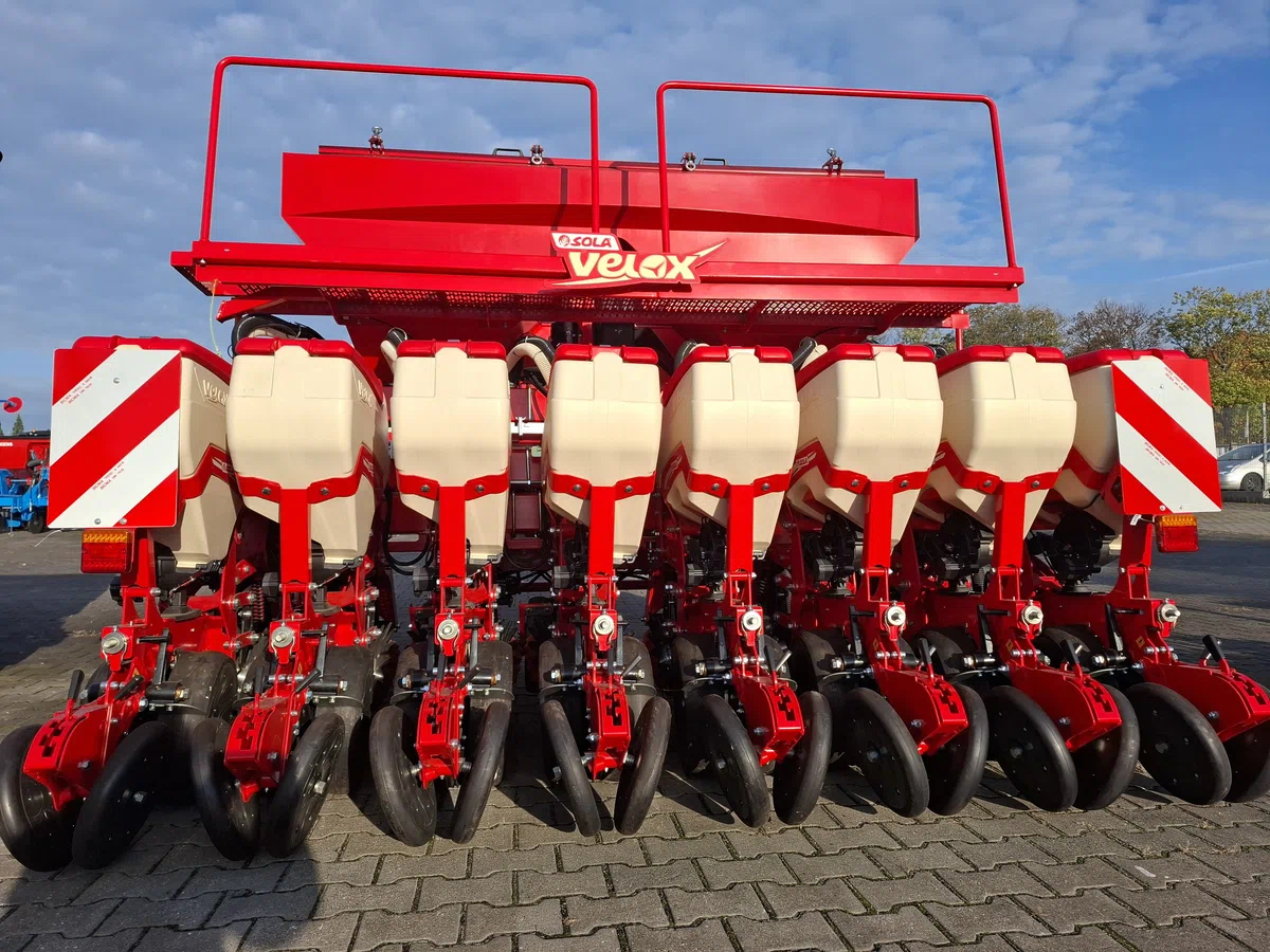 Siewnik punktowy SOLA VELOX 8-rzędowy Siewnik punktowy SOLA VELOX 8-rzędowy
