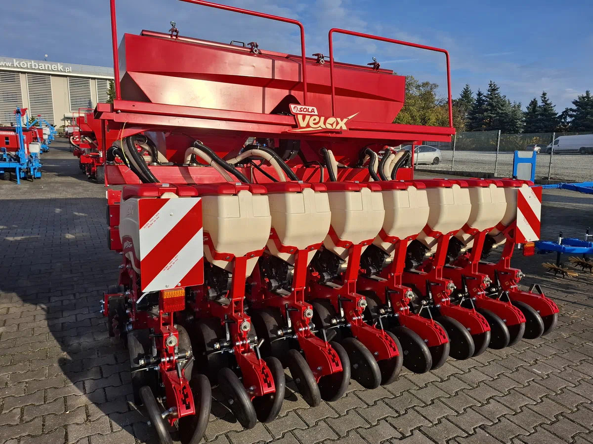 Siewnik punktowy SOLA VELOX 8-rzędowy