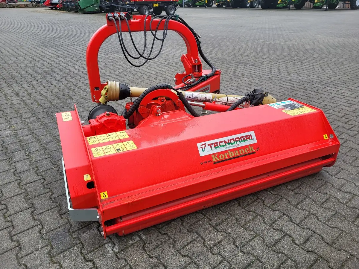 Kosiarka bijakowa tylno-boczna TECNOAGRI Kosiarka bijakowa tylno-boczna TECNOAGRI GOLDSHIFT