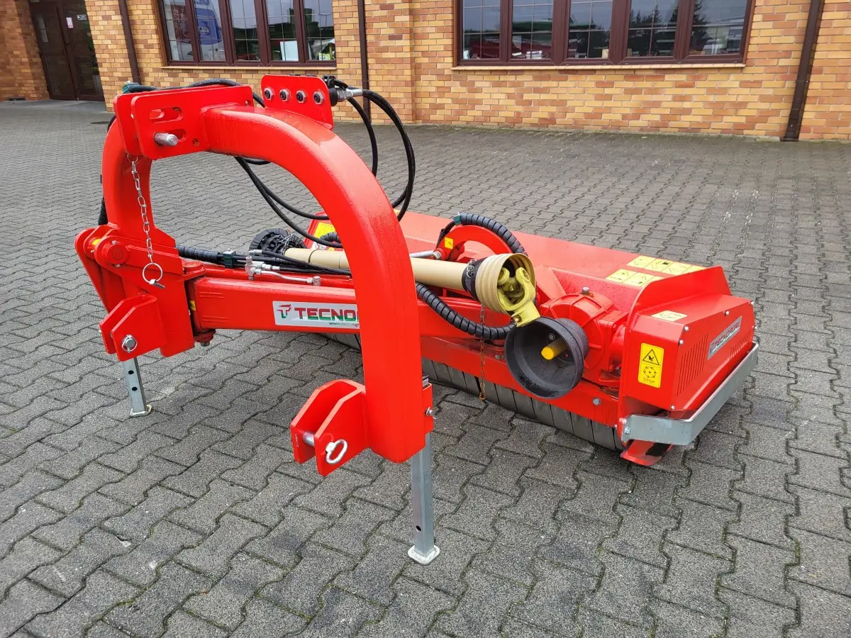 Mulczer GOLDSHIFT 175 do mulczowania poboczy i rowów Mulczer TECNOAGRI GOLDSHIFT 175 do mulczowania poboczy i rowów