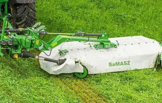 Tapeta obrazu samasz kosiarek zgrabiarek i maszyn zielonkowych polskiej produkcji www.korbanek.pl