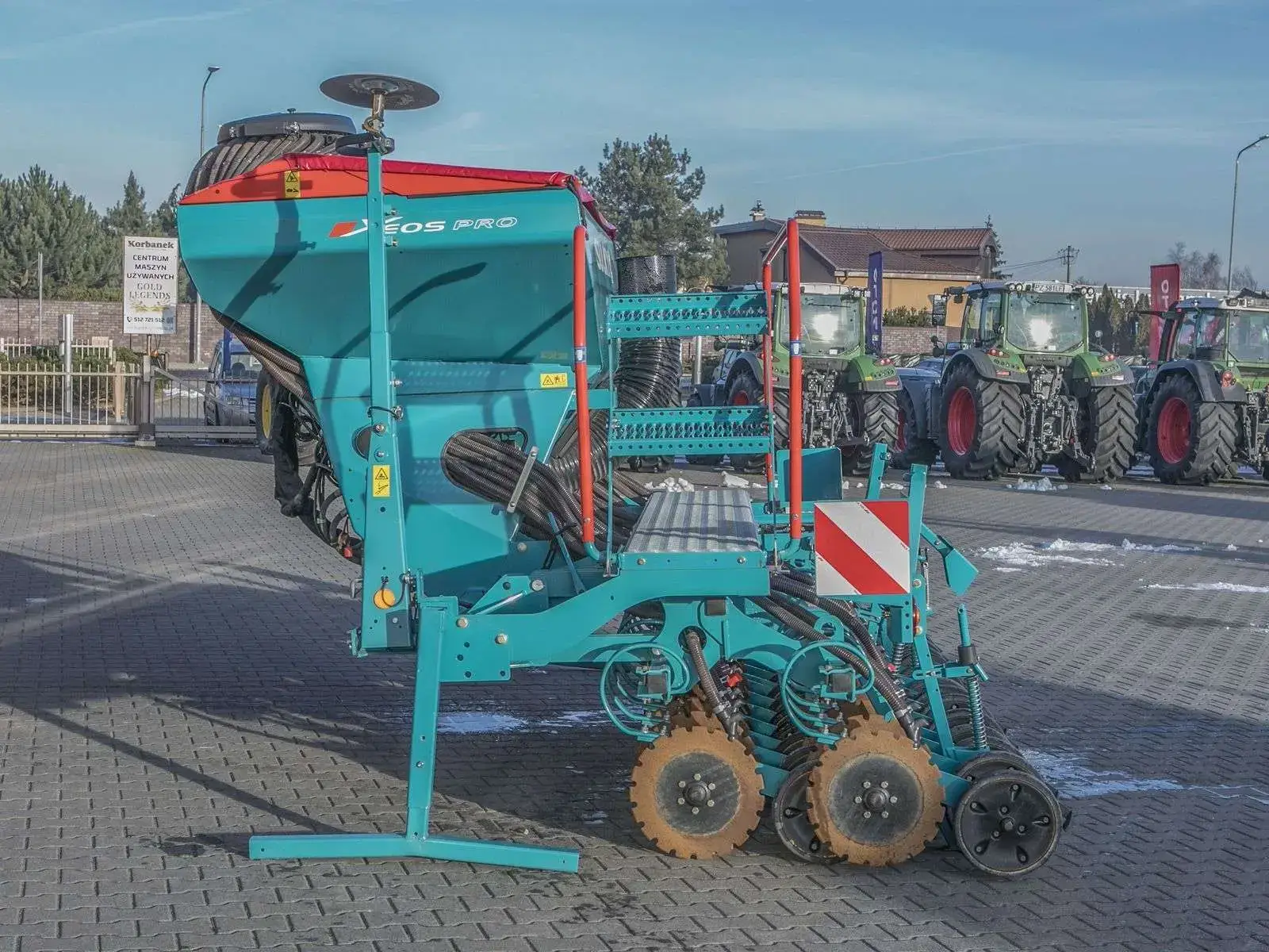Siewnik SULKY XEOS PRO 4m na stopach podporowych