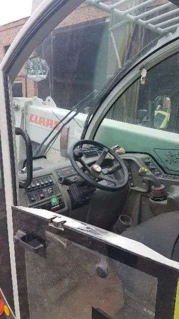 Kabina w używanej ładowarce Claas Targo