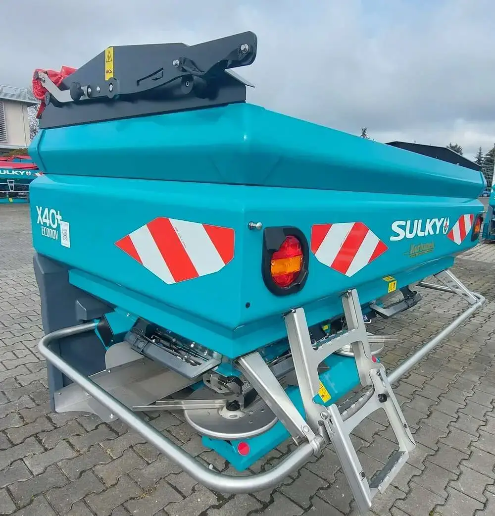 Rozsiewacz nawozów 2500 litrów X40+ Econov ISOBUS Rozsiewacz nawozów 2500 litrów