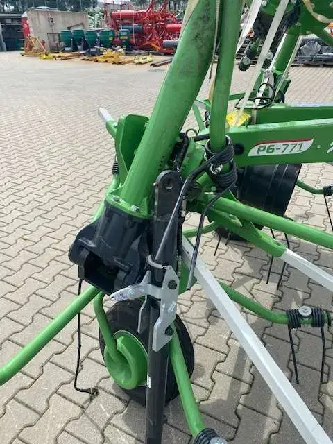 Przetrząsacz Samasz P6 771 nowy uszkodzony nowe elementy robocze Przetrząsacz Samasz P6 771 nowy uszkodzony