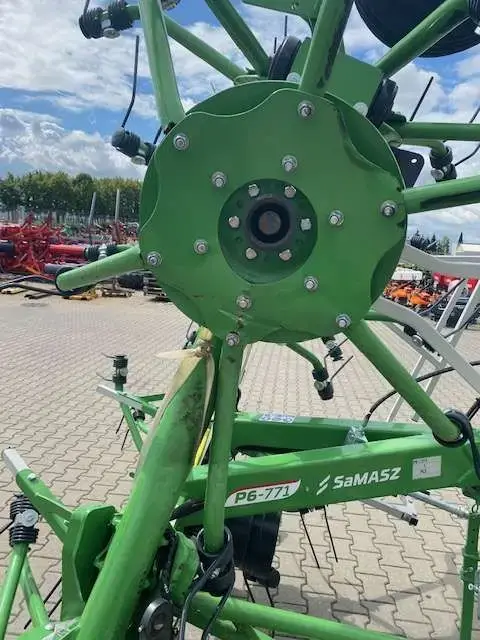 Uszkodzony Samasz P6 771 maszyna nowa Przetrząsacz Samasz P6 771