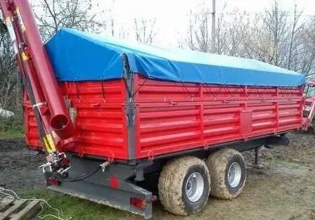 używana przyczepa tandem 10 ton rok produkcji 2013 przeładowcza wyposażona w przenośnik ślimakowy