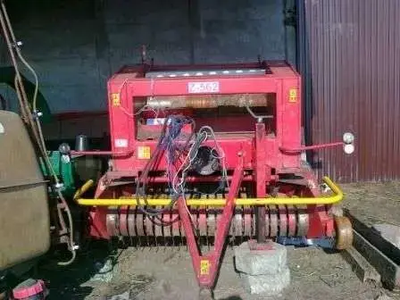 kompletna prasa Metalfach Sokółka rok produkcji 2004 używana szeroki podbieracz prasa Metalfach Sokółka rok produkcji 2004