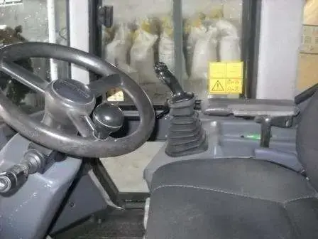 LIEBHERR typ 508 kierownica joystick LIEBHERR typ 508 kokpit