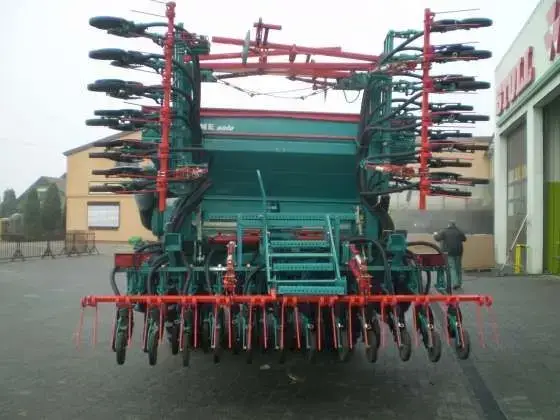 Używany siewnik zbożowy pneumatyczny Sulky na ramie składanej hydraulicznie