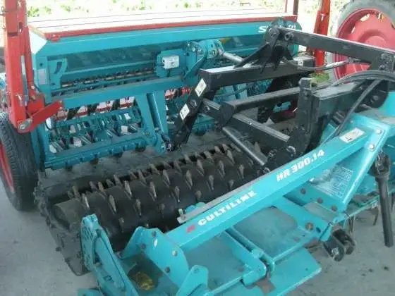 Używany siewnik mechaniczny i brona wirnikowa w zestawie SULKY Używany siewnik i brona wirnikowa w zestawie SULKY