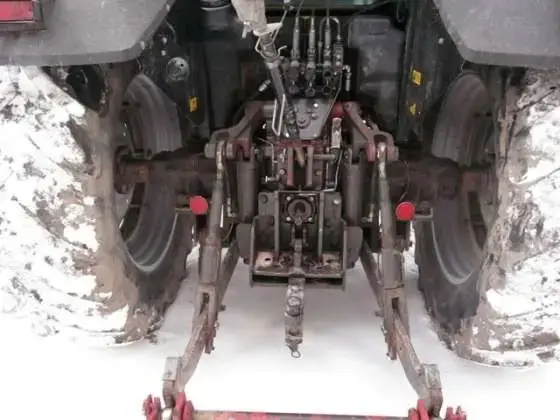 Trzypunktowy Układ Zawieszenie w ciągniku Massey Ferguson 6180