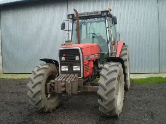 Niezawodny traktor Massey Ferguson 3085