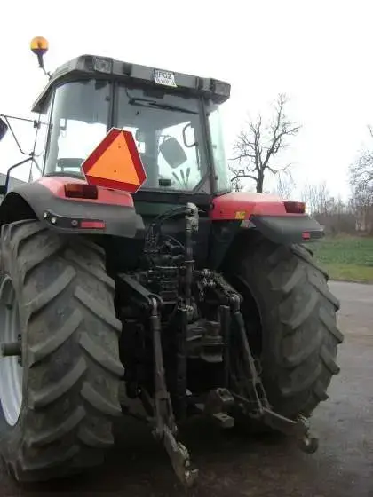 Trzypunktowy Układ Zawieszenia w ciągniku Massey Ferguson 8280