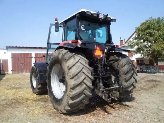 Używany Ciągnik Massey Ferguson 9240 rok produkcji 2000 tył szerokie ogumienie
