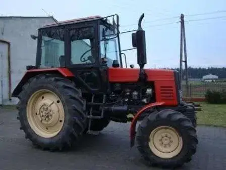 Używany ciągnik rolniczy MTZ 82TS Pronar Używany garażowany ciągnik rolniczy MTZ 82TS
