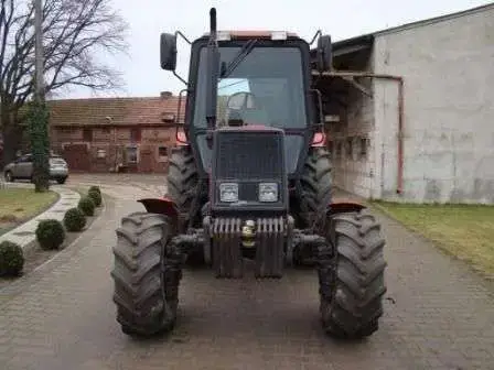 Używany traktor MTZ 82TS Pronar Przód używanego traktora MTZ 82TS