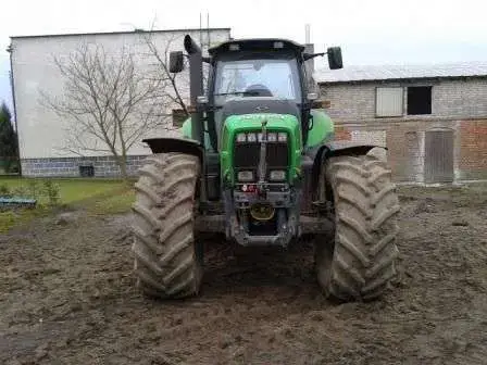 Przedni Tuz+WOM w ciągniku Deutz Fahr X 710 Przód używanego ciągnika rolniczego Deutz Fahr X 710