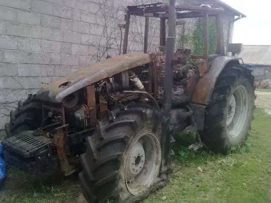 Używany ciągnik rolniczy Same 130 KM po spaleniu Spalony ciągnik rolniczy Same 130 KM