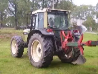 Używany ciągnik rolniczy Same Hurlimann 6135xb z pługiem Używany ciągnik rolniczy Same Hurlimann 6135xb z zamontowanym pługiem