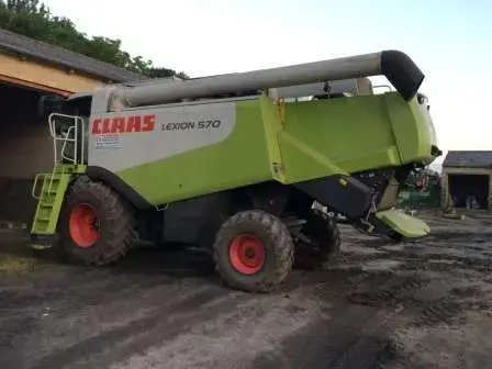 Kombajn zbożowy Claas Lexion 570 rok produkcji 2007 widokz lewej strony