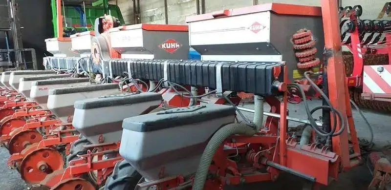 Używany Siewnik punktowy do kukurydzy KUHN PLANTER 2 Siewnik punktowy do kukurydzy KUHN używany