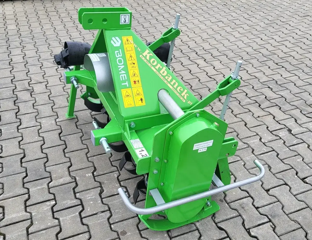 Glebogryzarka do ciągników sadowniczych VIRGO 1,2 to glebogryzarka o szerokości roboczej 120 cm do ciągników kompaktowych