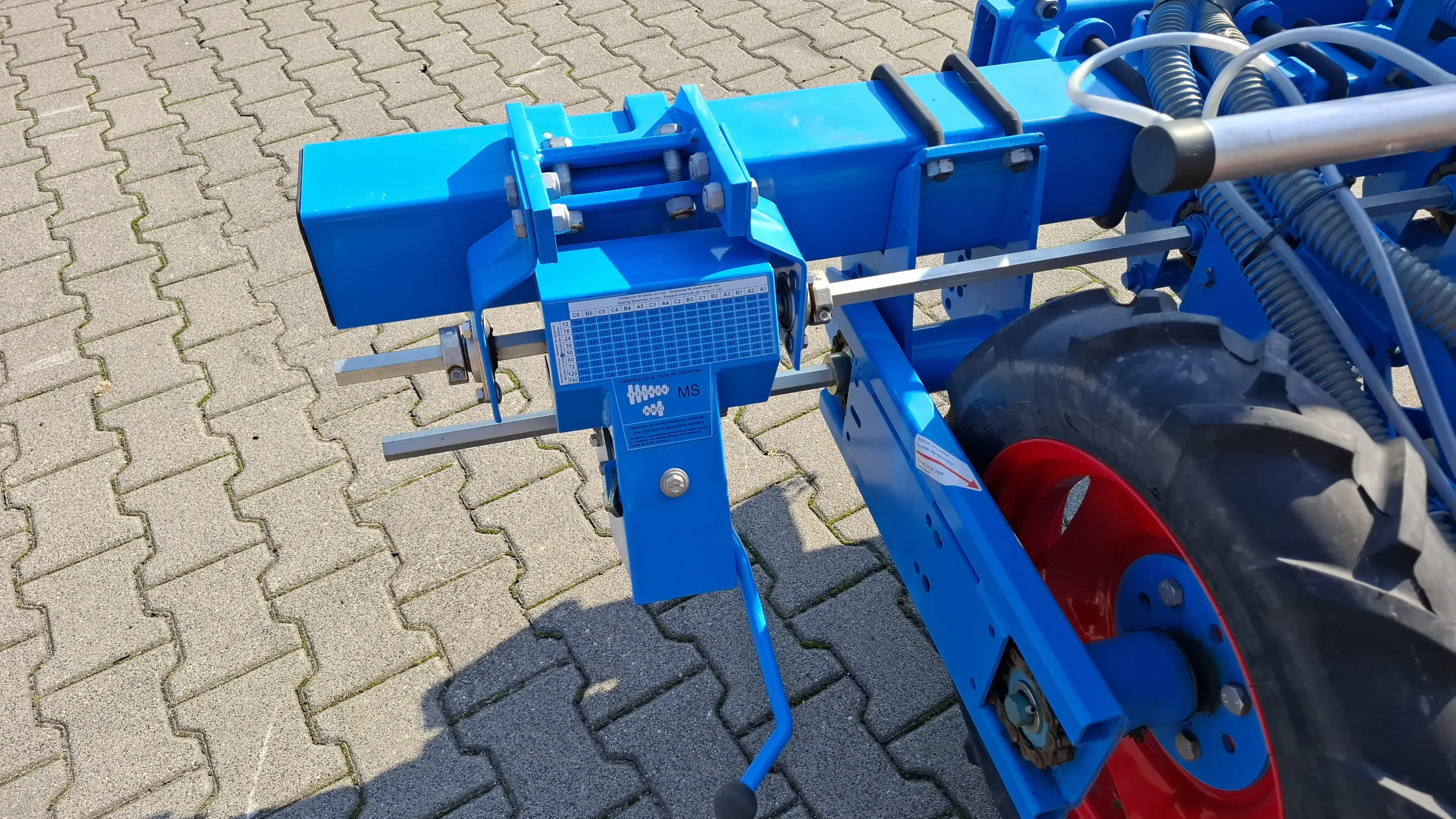 Przekładnia dystansowa i blok koła siewnika Przekładnia dystansowa i blok kół