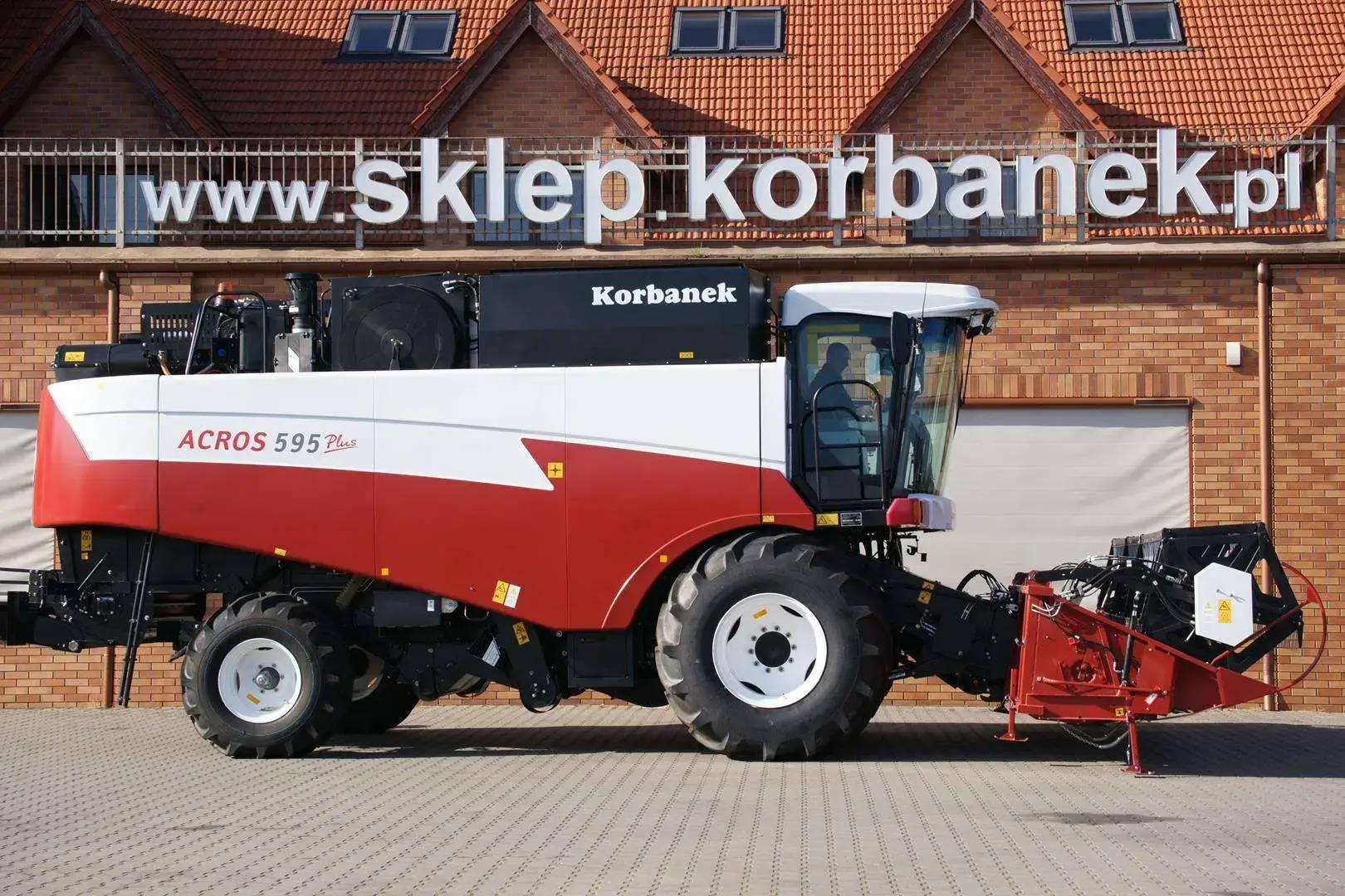 Prawy bok Acros 595 plus Acros 595 plus prawy bok