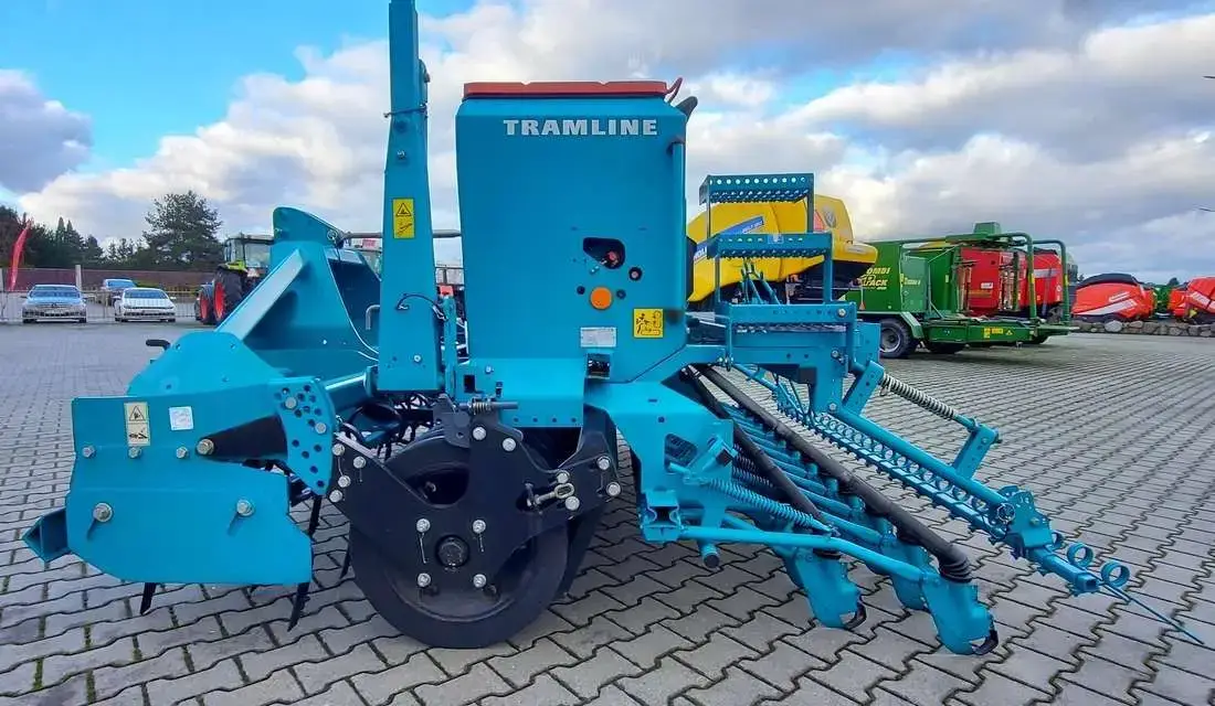 Siewnik zbożowy mechaniczny stopkowy z agregatem biernym