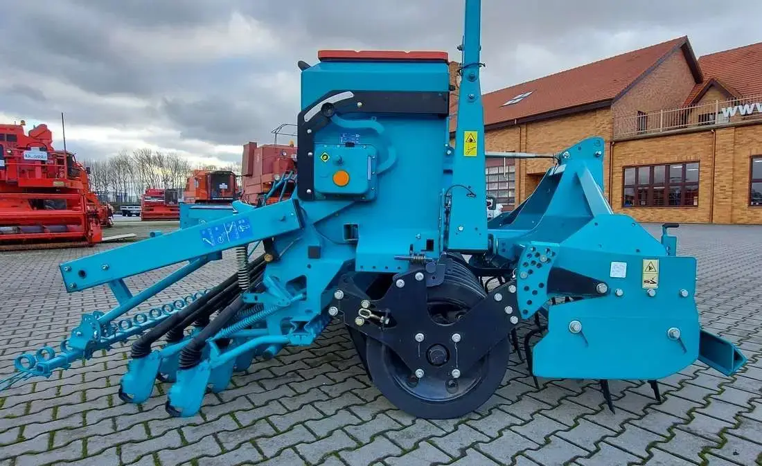 Agregat uprawowo-siewny mechaniczny bierny 3m