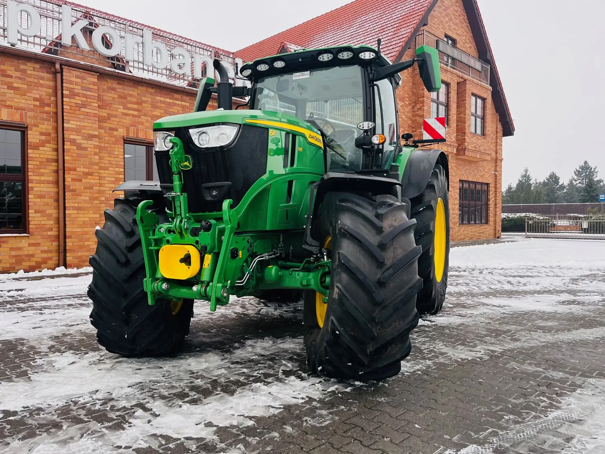 Ciągnik rolniczy John Deere 6R 195KM Ciągnik rolniczy John Deere 6R 195KM