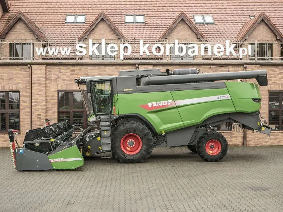 Niemiecki używany kombajn zbożowy Fendt seria 6335 używany Zielony Fendt 6335 używany kombajn do zbioru zbóż